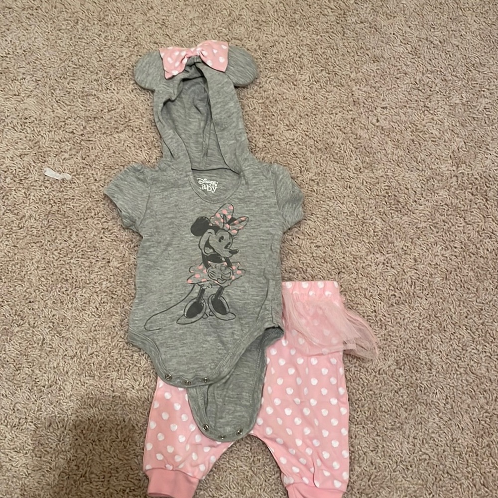 3-6 month Minnie Mouse set